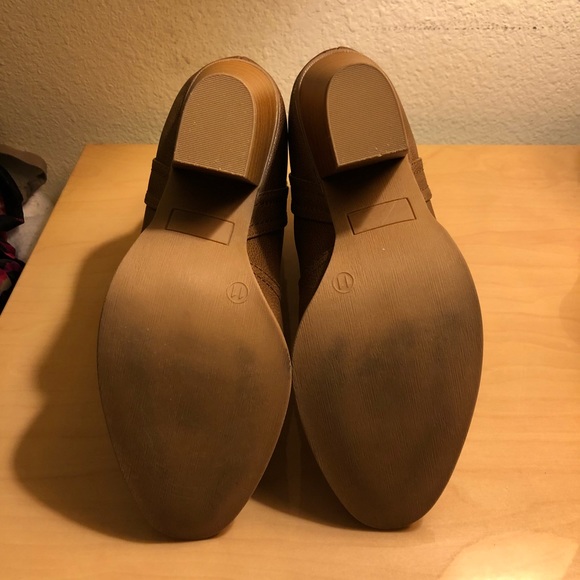 BRAND NEW. NEVER WORN. 👢 cognac booties - Picture 8 of 8